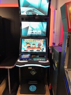 Gaming-Automat mit bunter Beleuchtung